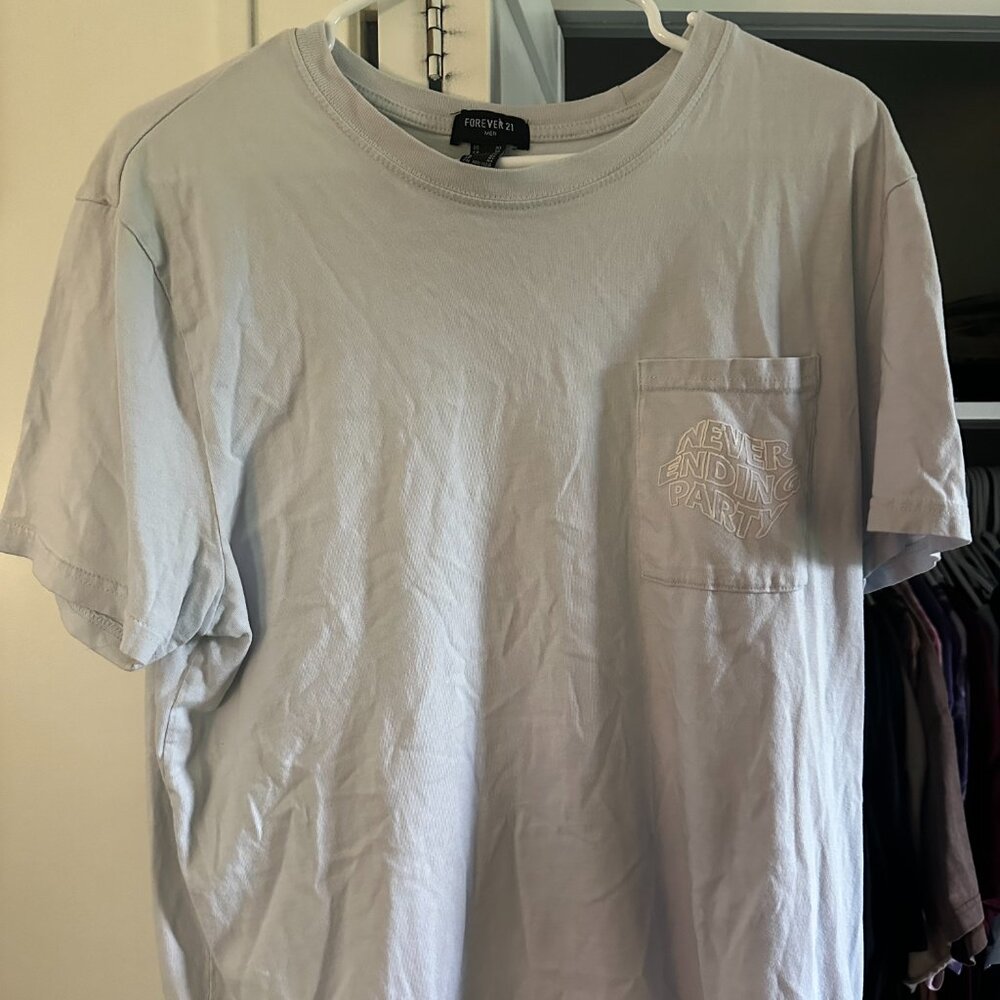 Forever 21 T-Shirt
